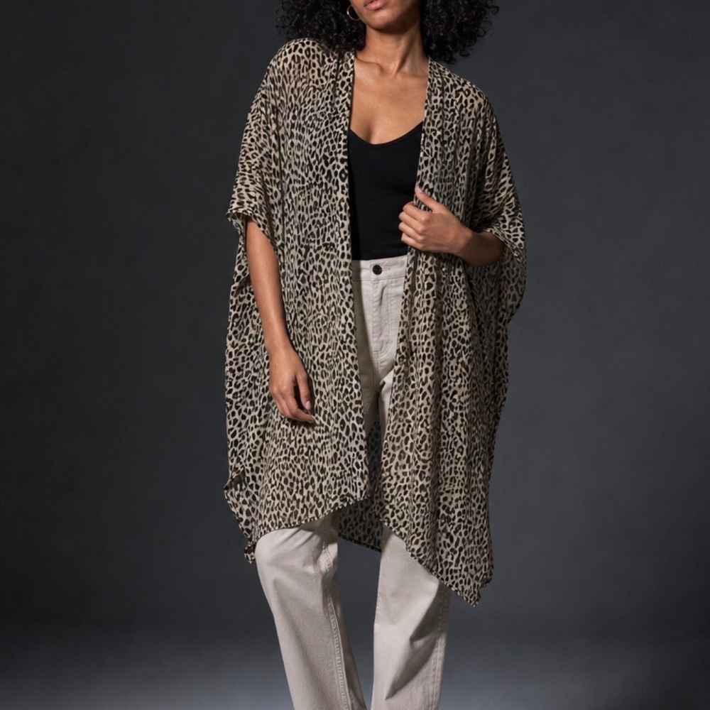 Umgee Leopard Print Sheer Open Front Kimono in Black and Cream S/M